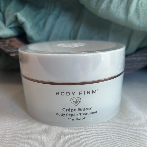 Body Firm Crêpe Erase 2-Step Body Repair Treatment Set – Body Repair & Exfoliant - Picture 2 of 5